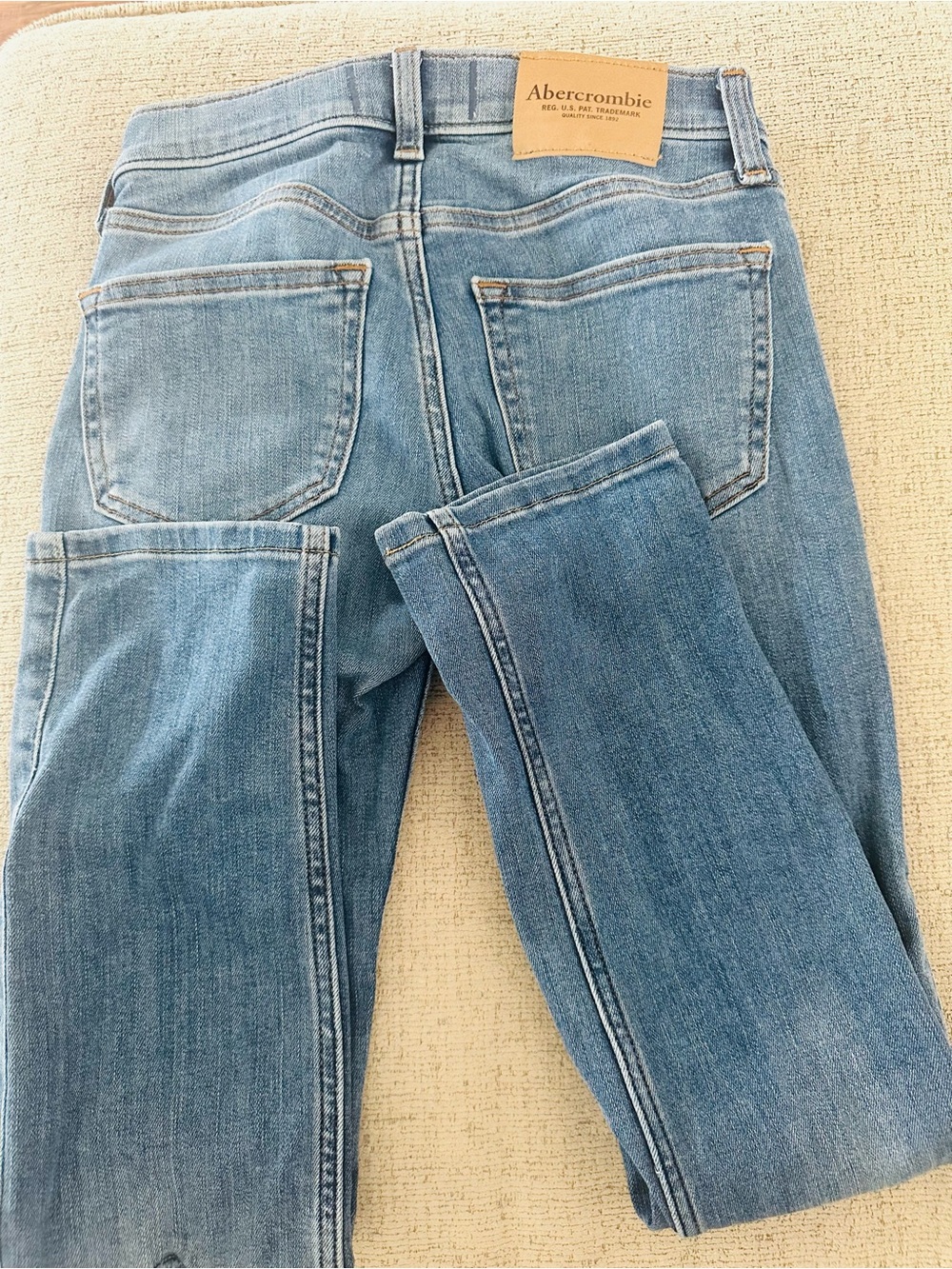 Abercrombie & Fitch Medium Blue Women's Skinny Jeans